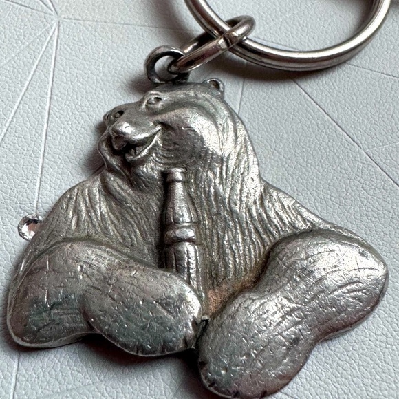🐻 Hip Vintage 1997 Coca Cola Bear Pewter Silver Holiday Key Chain Ring - Picture 2 of 13